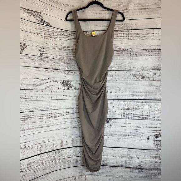 Twenty Montreal Dress Size Medium Midi ruched gray bodycon Jersey tank taupe - Picture 1 of 11